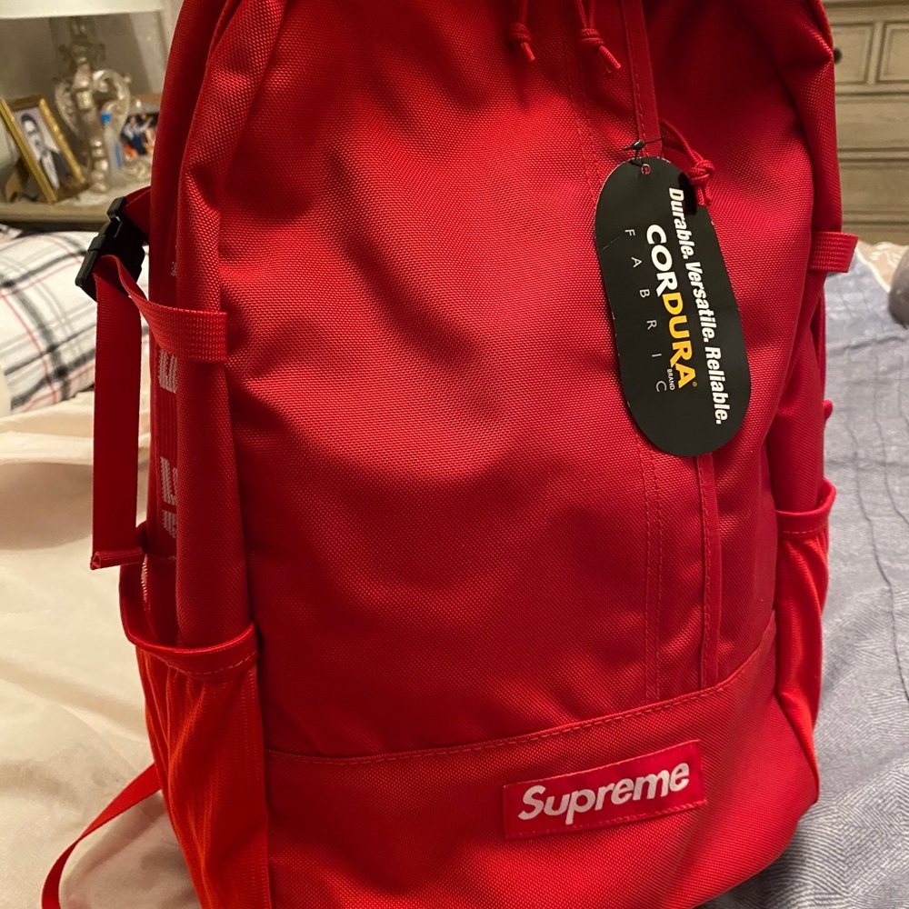 Authentic Supreme Backpack - Picture 2 of 5